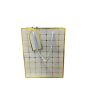 Sacola de Presente Elegante com Detalhes Dourados e Etiqueta Sacola de Presente Elegante com Detalhes Dourados e Etiqueta